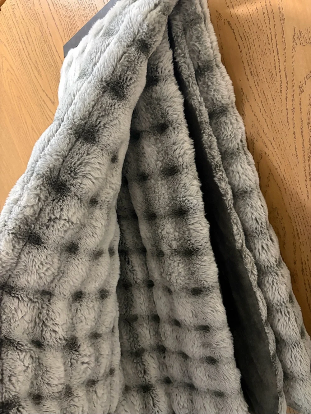 Room & Retreat Gray Faux Fur Plush Throw Blanket Reversible Soft Cozy
